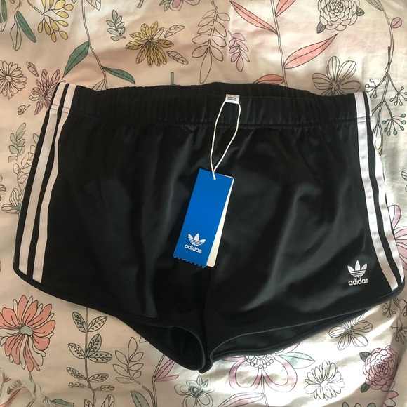 NWT Adidas originals 3-strips shorts DV2555 pm - Picture 9 of 10